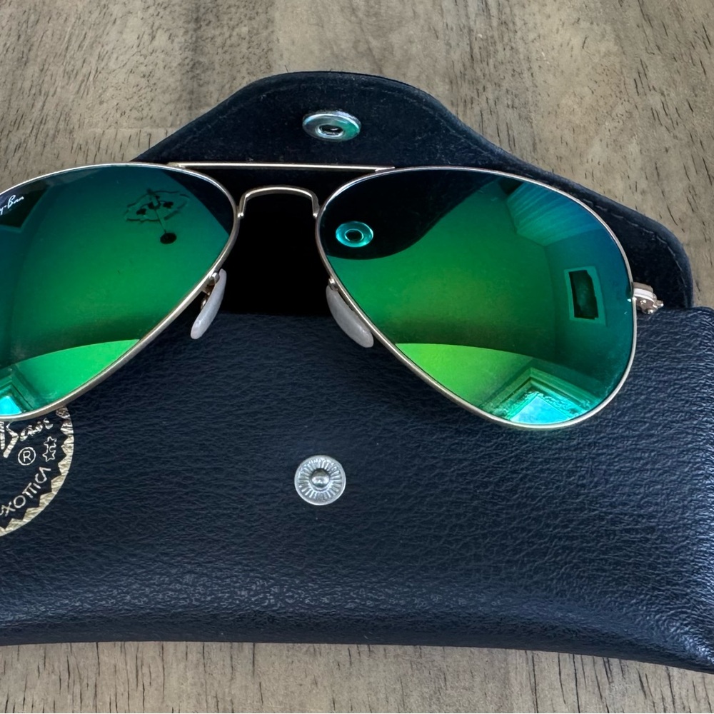 Ray-Ban Aviator Sunglasses with Emerald Lenses